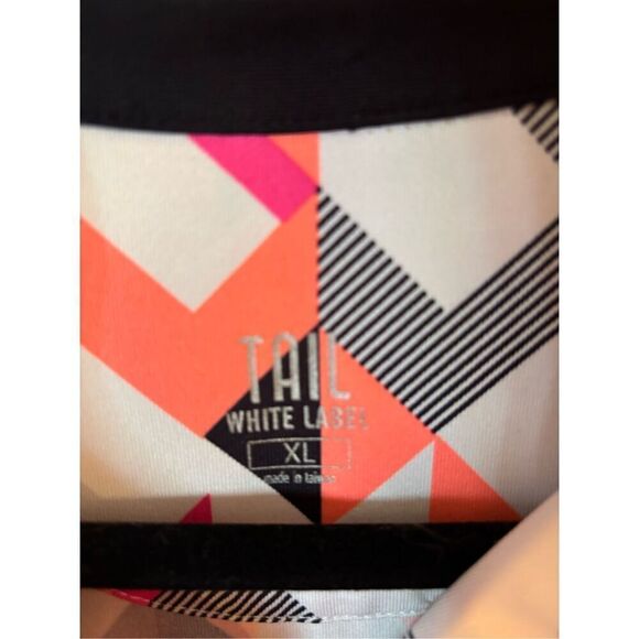 Tail Sleeveless Polo Shirt - Picture 2 of 3